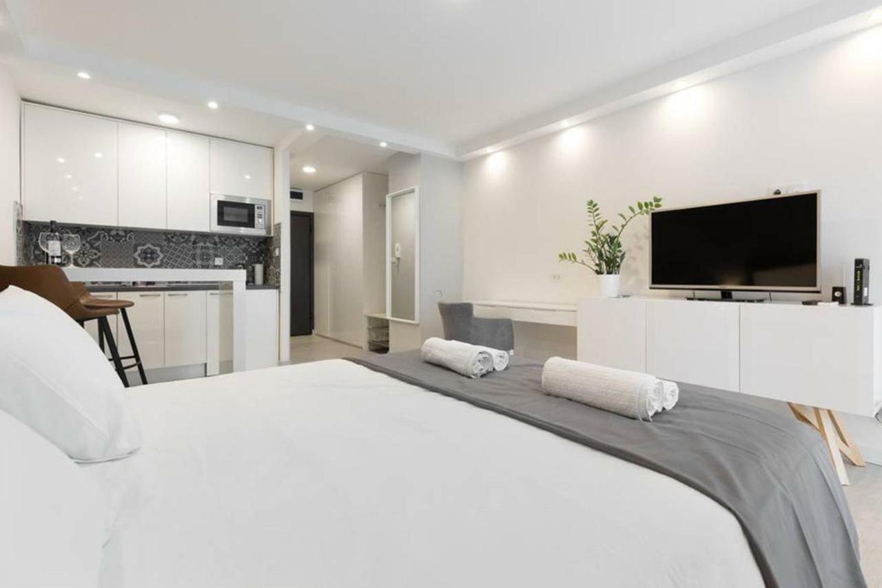 Апартаменти Penthouse "Sky 17" S Balkonom I Besplatnim Parkingom Загреб Екстер'єр фото